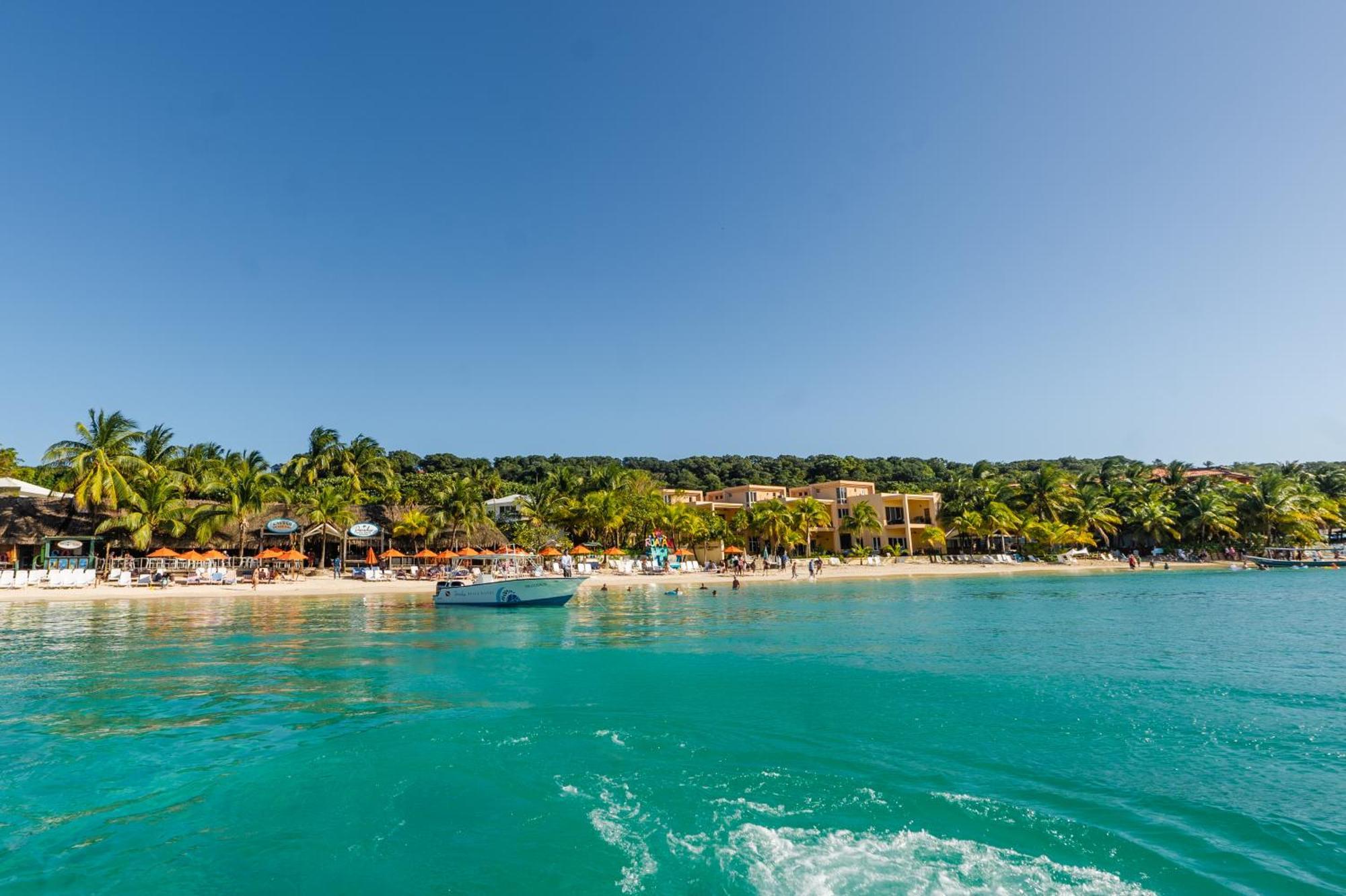 Paradise Beach Hotel & Resort West Bay Eksteriør billede