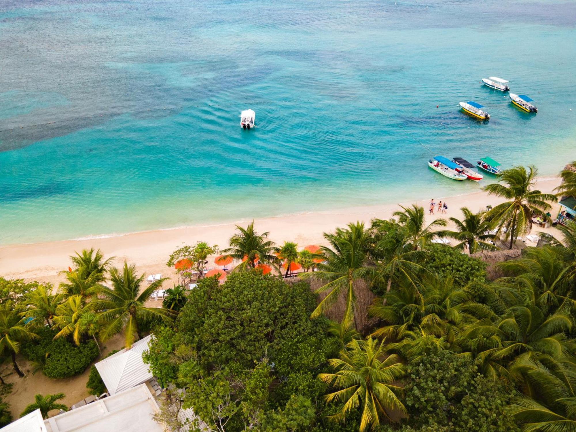 Paradise Beach Hotel & Resort West Bay Eksteriør billede