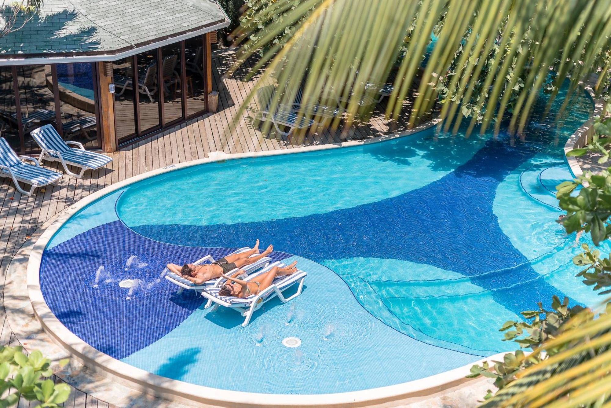 Paradise Beach Hotel & Resort West Bay Eksteriør billede