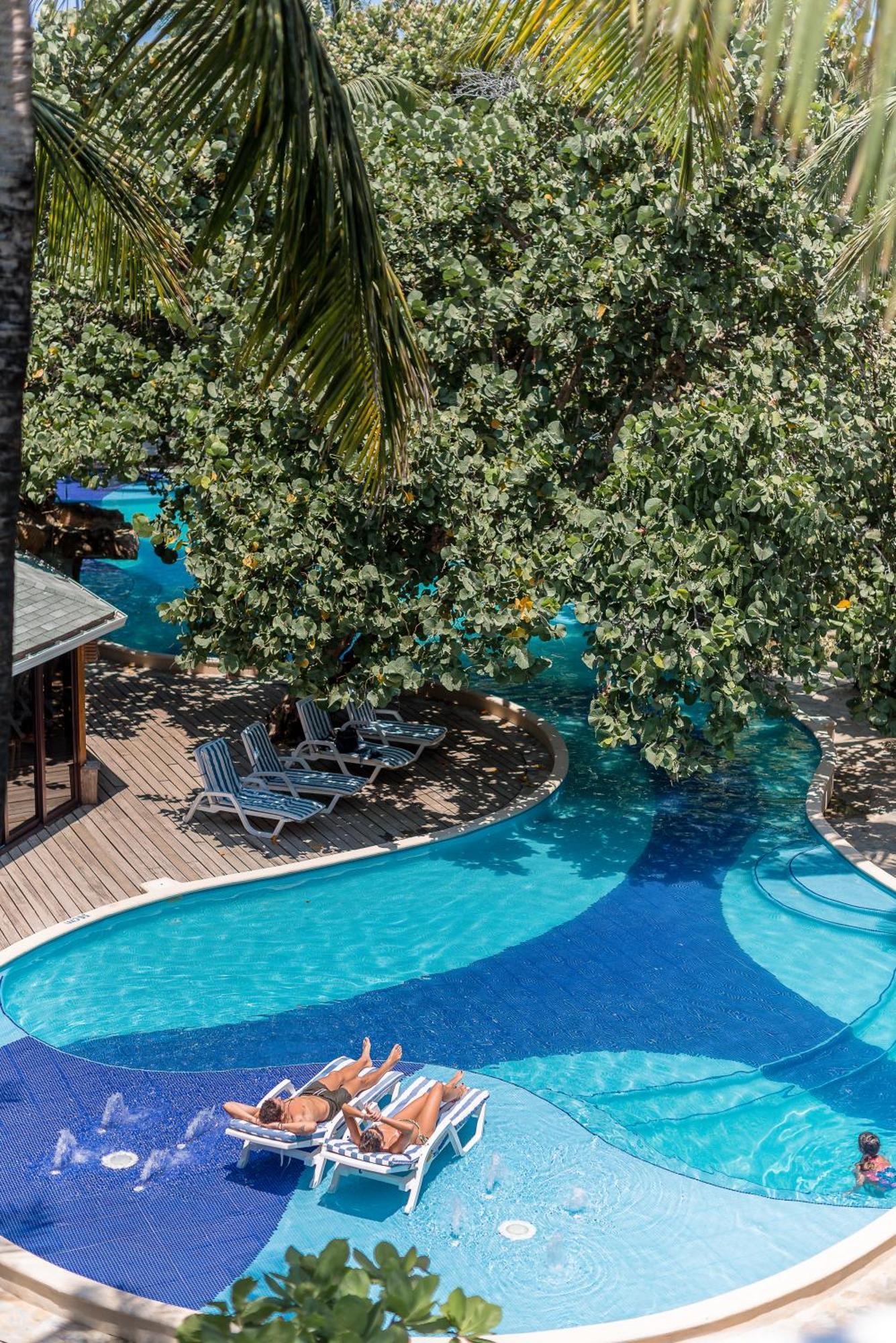 Paradise Beach Hotel & Resort West Bay Eksteriør billede