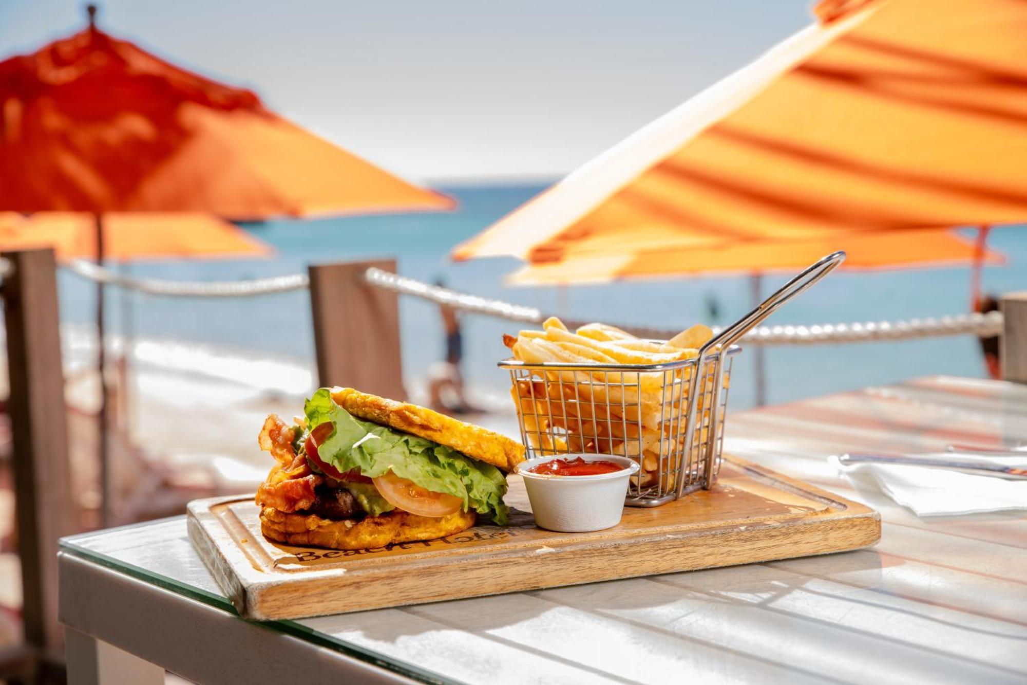 Paradise Beach Hotel & Resort West Bay Eksteriør billede