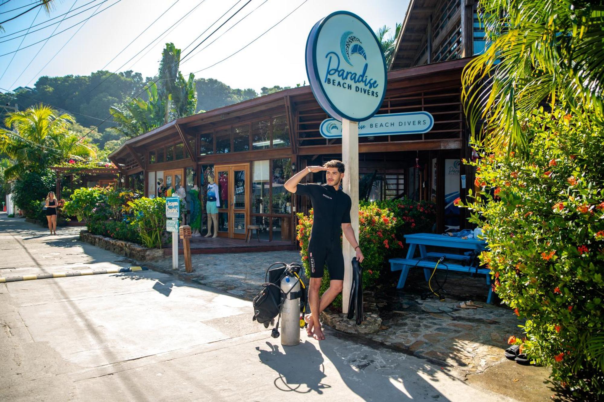 Paradise Beach Hotel & Resort West Bay Eksteriør billede
